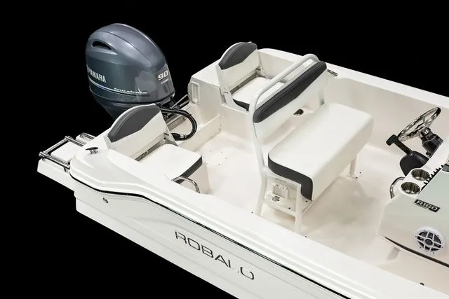 Slide: The Image of Robalo R160 Center Console 2026 - 9