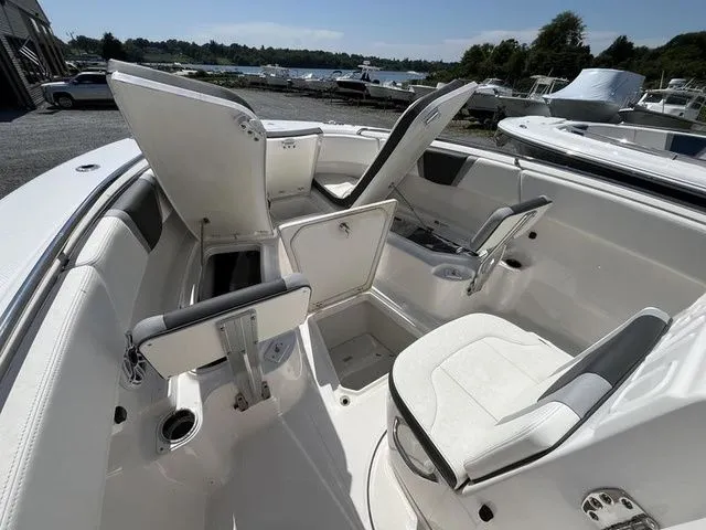 Slide: The Image of Robalo R270 Center Console 2024 - 13