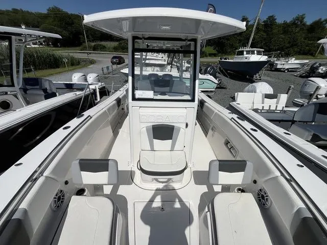Slide: The Image of Robalo R270 Center Console 2024 - 15