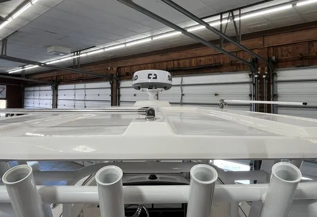 Slide: The Image of Robalo R270 Center Console 2024 - 5