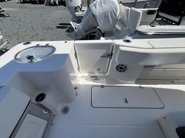 Slide: The Image of Robalo R270 Center Console 2024 - 9