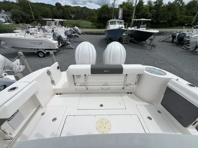 Slide: The Image of Robalo R302 Center Console 2024 - 3