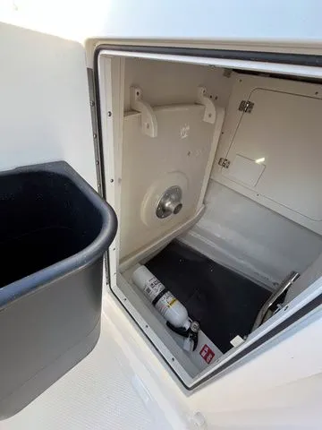 Slide: The Image of Robalo R257 Dual Console 2026 - 12