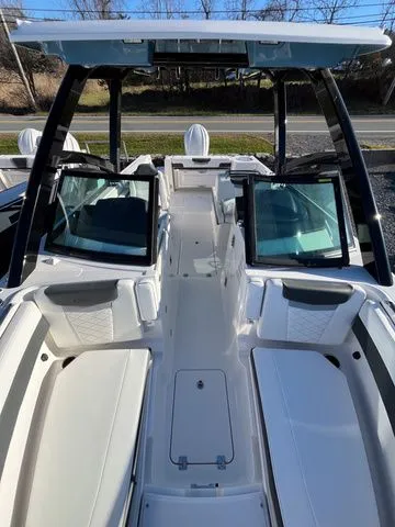 Slide: The Image of Robalo R257 Dual Console 2026 - 16