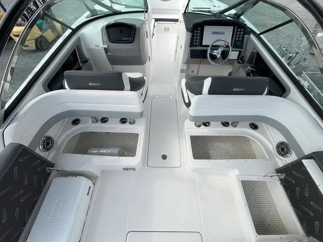 Slide: The Image of Robalo R317 Dual Console 2026 - 10