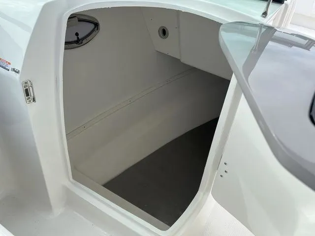 Slide: The Image of Robalo R317 Dual Console 2026 - 13