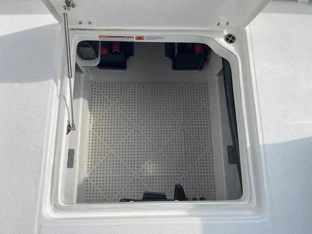 Slide: The Image of Robalo R317 Dual Console 2026 - 8