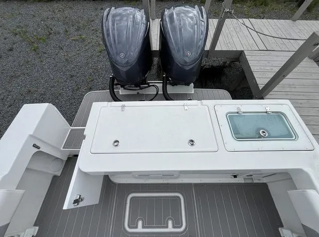 Slide: The Image of Parker Marine 2820 XLD 2024 - 3