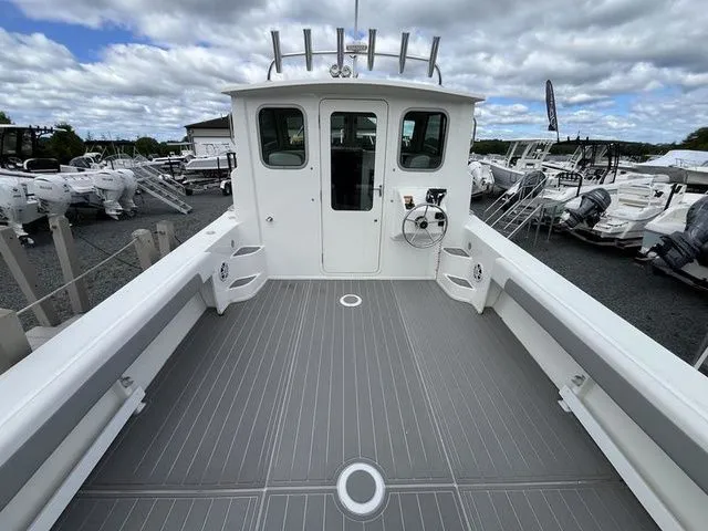 Slide: The Image of Parker Marine 2820 XLD 2024 - 5