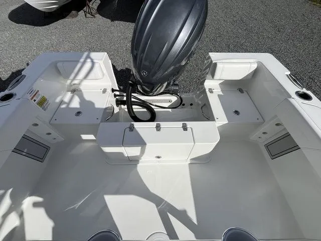 Slide: The Image of Parker Marine 210 Coastal Elite 2026 - 2