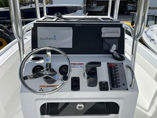 Slide: The Image of Parker Marine 210 Coastal Elite 2026 - 4
