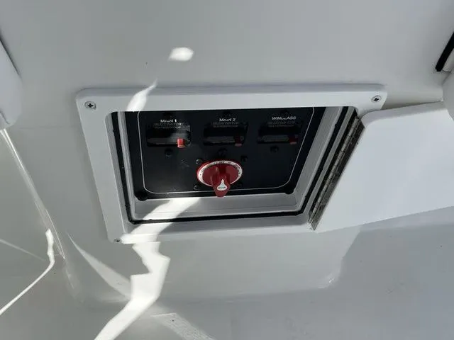 Slide: The Image of Parker Marine 210 Coastal Elite 2026 - 7