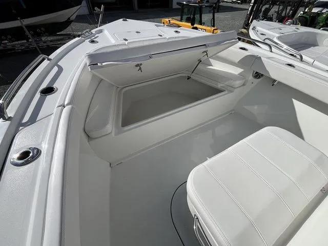 Slide: The Image of Parker Marine 210 Coastal Elite 2026 - 9