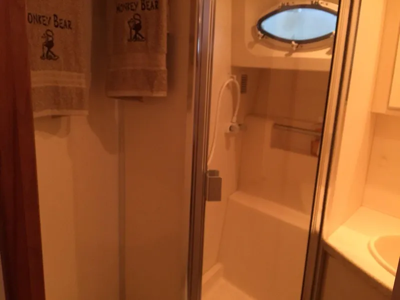 Slide: The Image of Bathroom of the 1998 Silverton 372 Motor Yacht. - 32