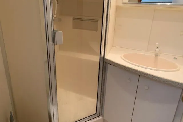 Slide: The Image of Bathroom interior of 1998 Silverton 372 Motor Yacht with shower and sink. - 41