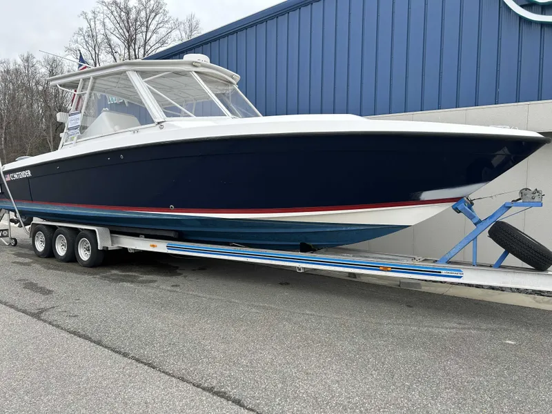 The Image of Contender 35 Express 1997 - 1