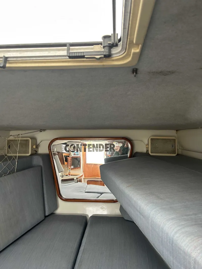 Slide: The Image of Contender 35 Express 1997 - 8