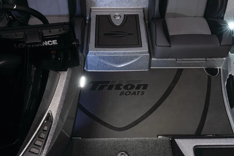 Slide: The Image of Triton 21XP Patriot 2026 - 90