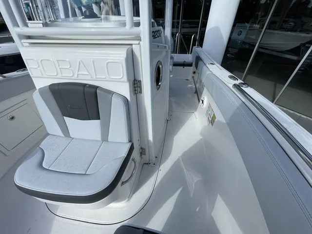 Slide: The Image of Robalo R232 Explorer 2026 - 6