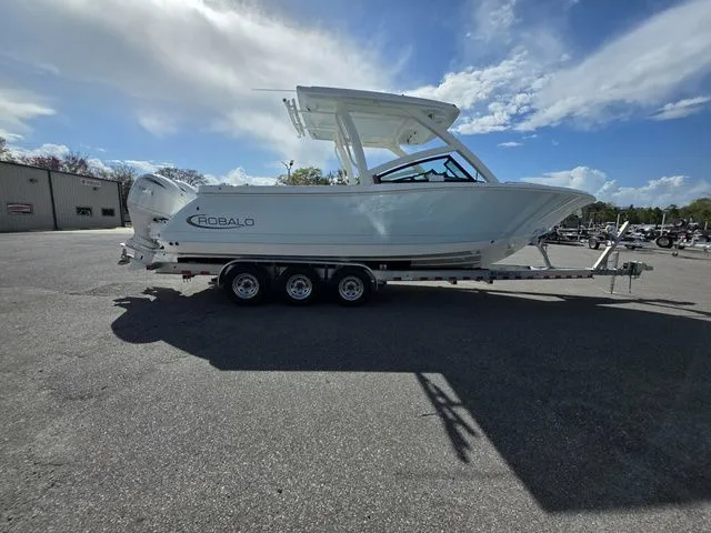 Slide: The Image of Robalo R277 2026 - 4