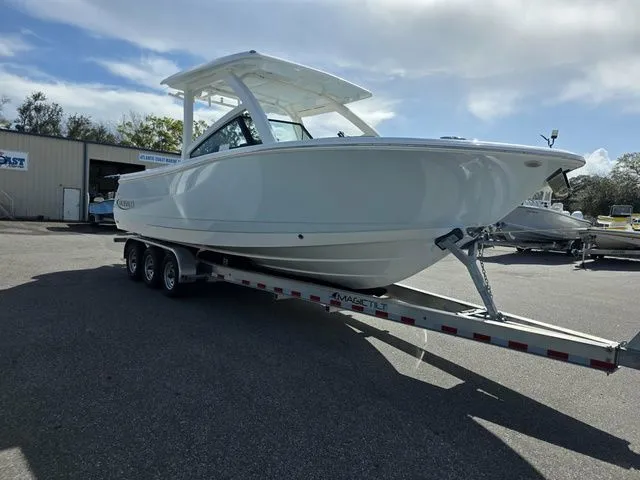 Slide: The Image of Robalo R277 2026 - 5