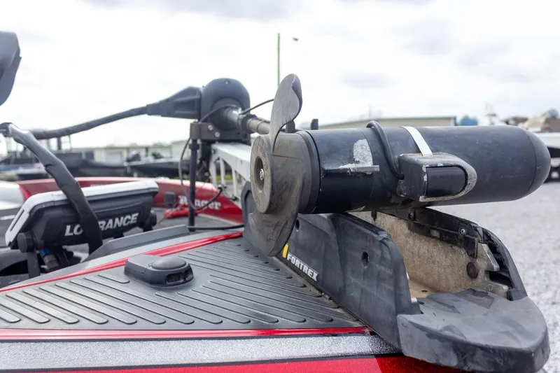 Slide: The Image of 2009 Ranger Z520 Comanche boat with trolling motor and Lowrance equipment. - 17