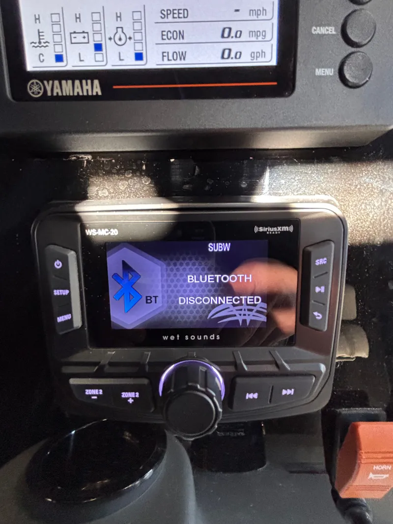Slide: The Image of Yamaha boat control with Bluetooth display, Parker 23 Special Edition 2025. - 7
