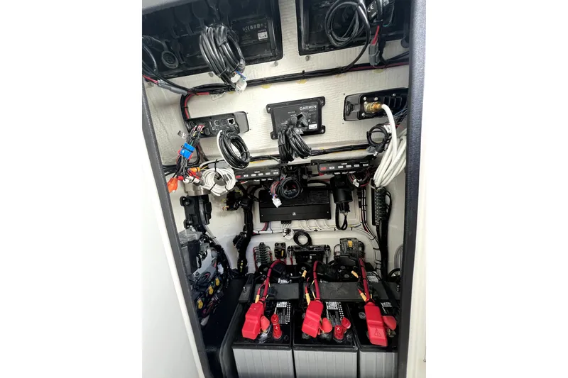 Slide: The Image of Electrical system of 2026 Contender 25 Tournament boat, featuring batteries and wiring. - 33