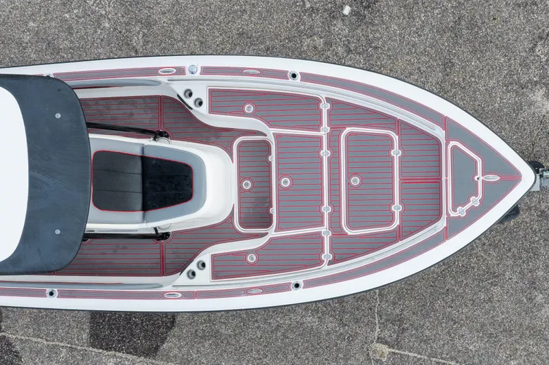 Slide: The Image of Top view of 2018 ShearWater 26 Carolina boat with detailed deck design. - 41