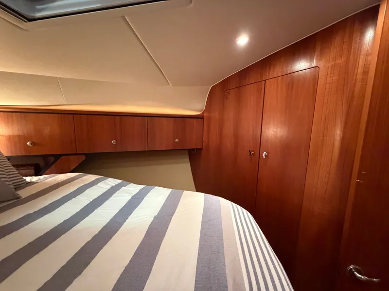 Slide: The Image of Tiara 4300 Sovran 2006 - 15