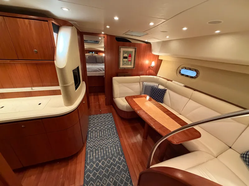 Slide: The Image of Tiara 4300 Sovran 2006 - 4