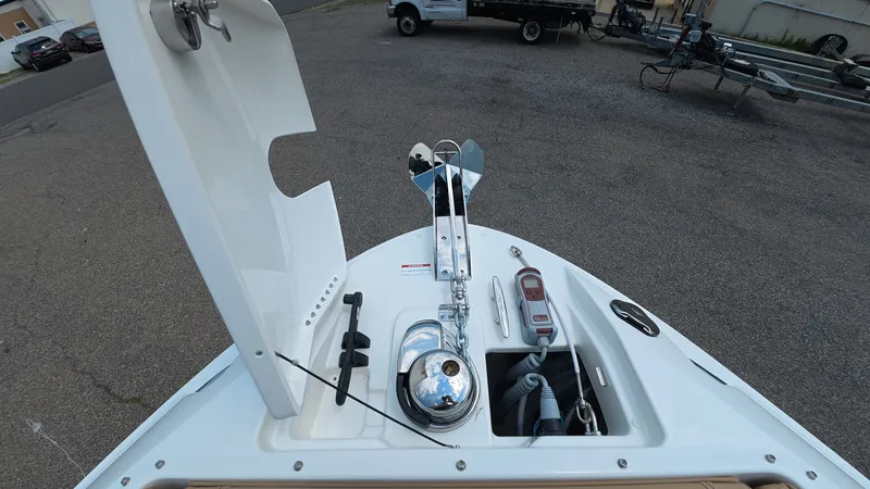 Slide: The Image of The bow of a Sea Ray SLX 280 Outboard with anchor and winch. - 29
