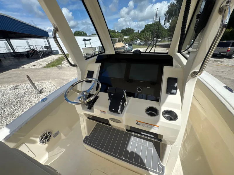 Slide: The Image of Scout 260 LXF 2026 - 10