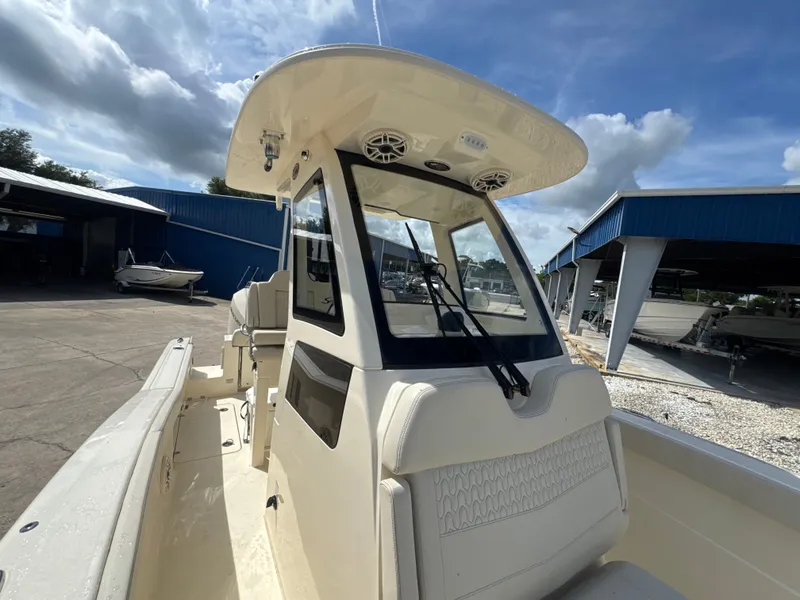 Slide: The Image of Scout 260 LXF 2026 - 16