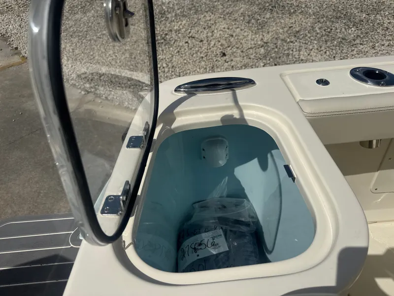 Slide: The Image of Scout 260 LXF 2026 - 7