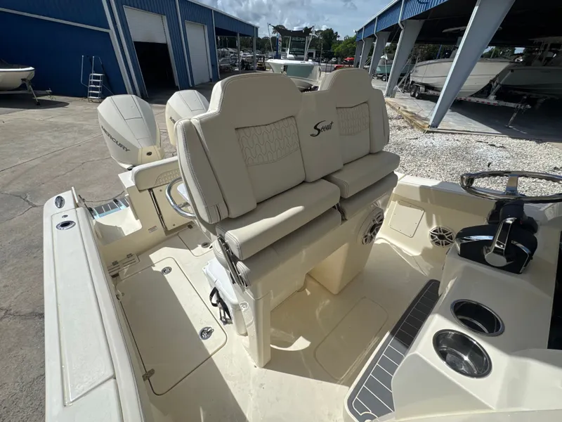 Slide: The Image of Scout 260 LXF 2026 - 9