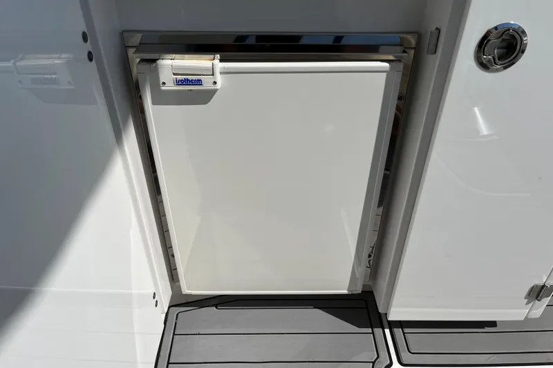 Slide: The Image of Built-in refrigerator on 2015 Monterey 415 Sport Yacht deck. - 14