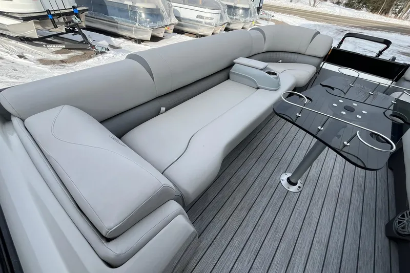 Slide: The Image of Luxurious seating on 2018 Avalon Excalibur Elite Windshield 27' pontoon boat. - 29