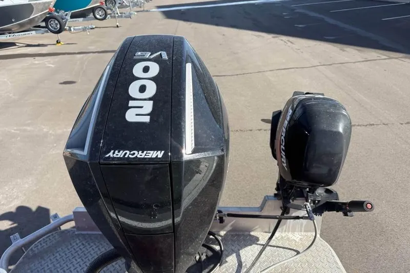 Slide: The Image of Mercury 200 V6 outboard motor on 2025 Hewescraft 200 ProV ET Hardtop boat. - 22
