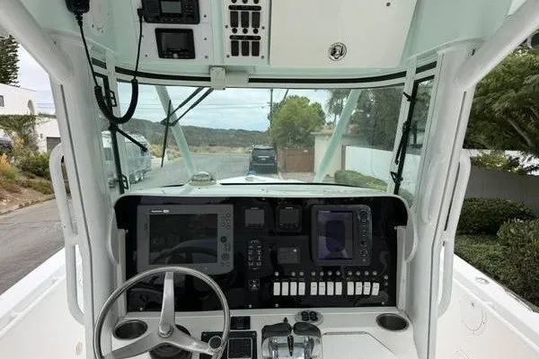 Slide: The Image of Everglades 290 Center Console 2006 - 2