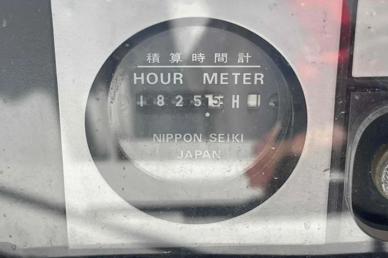 Slide: The Image of Hour meter reading 1825.5 hours on 2003 Hunter 426 Deck Salon. - 52