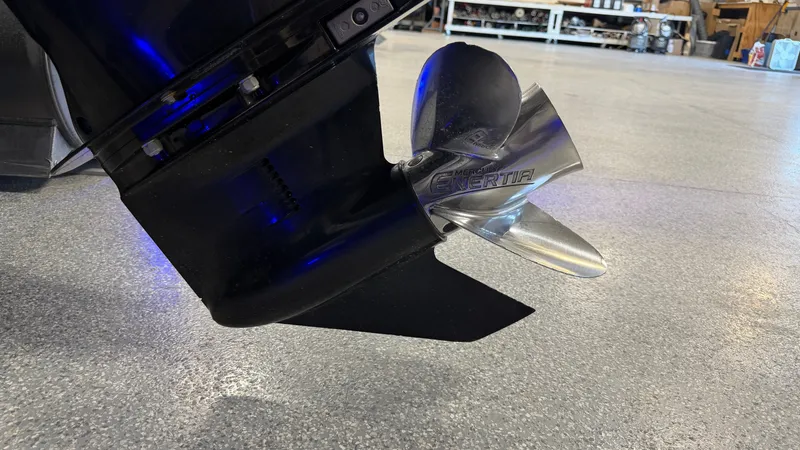 Slide: The Image of Premier 270 S-Series 2017 - 110