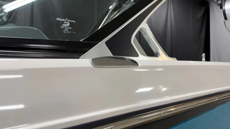 Slide: The Image of MasterCraft X24 2019 - 123