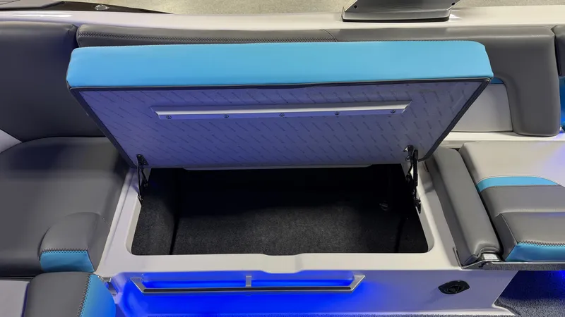 Slide: The Image of MasterCraft X24 2019 - 54