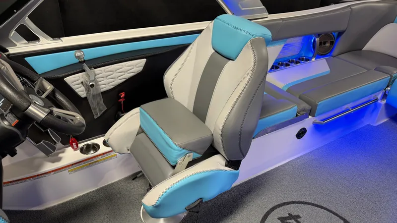 Slide: The Image of MasterCraft X24 2019 - 69