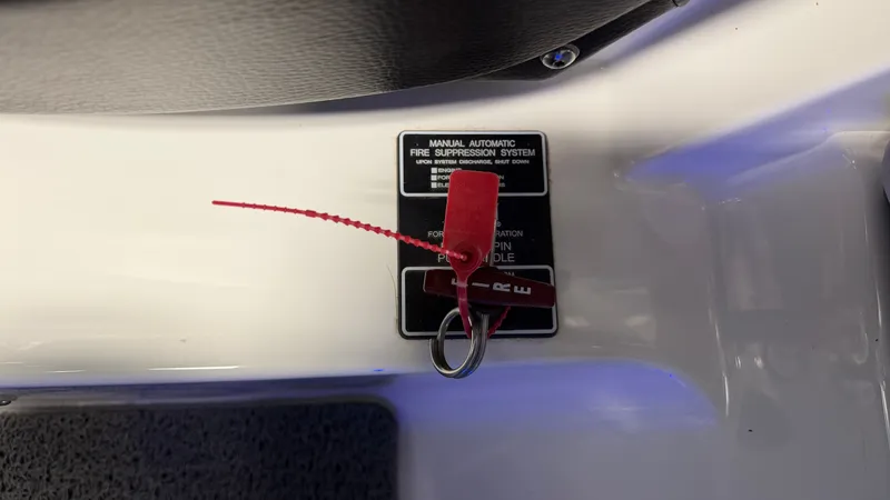 Slide: The Image of MasterCraft X24 2019 - 71
