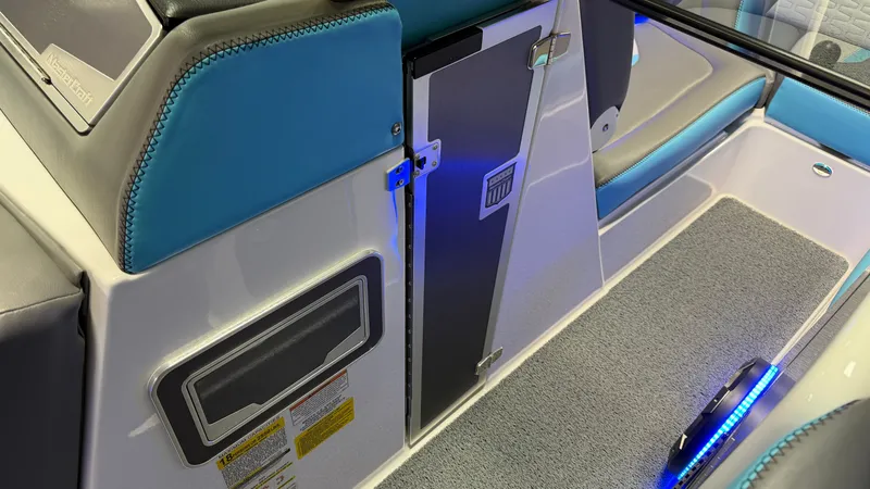 Slide: The Image of MasterCraft X24 2019 - 84