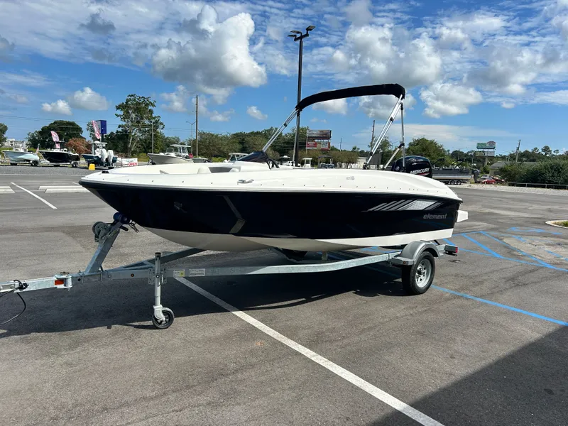 Slide: The Image of Bayliner E16LE 2025 - 8