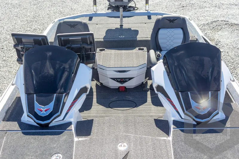 Slide: The Image of 2026 Vexus VXs20 boat interior with dual consoles and Garmin displays. - 33