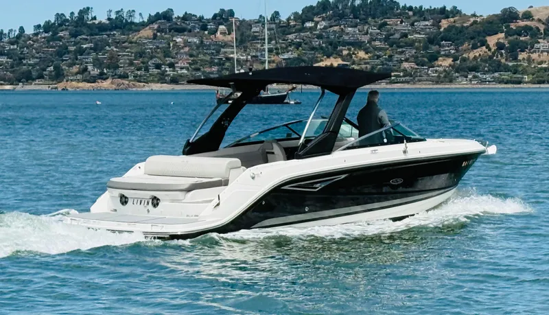 Slide: The Image of 2020 Sea Ray SLX 280 boat cruising in Richardsons bay  - 6